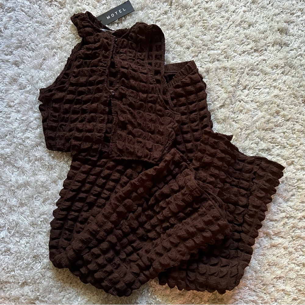 Motel Rocks Meldi Trousers and Neno Crop Top Set - Picture 6 of 9